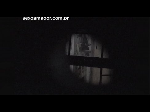 ❤️ Блондини ичкери кирпичтин артына катылган кошуналык войер жашыруун түрдө видеого тартып алат ❤️ Порно fb боюнча бизде ☑